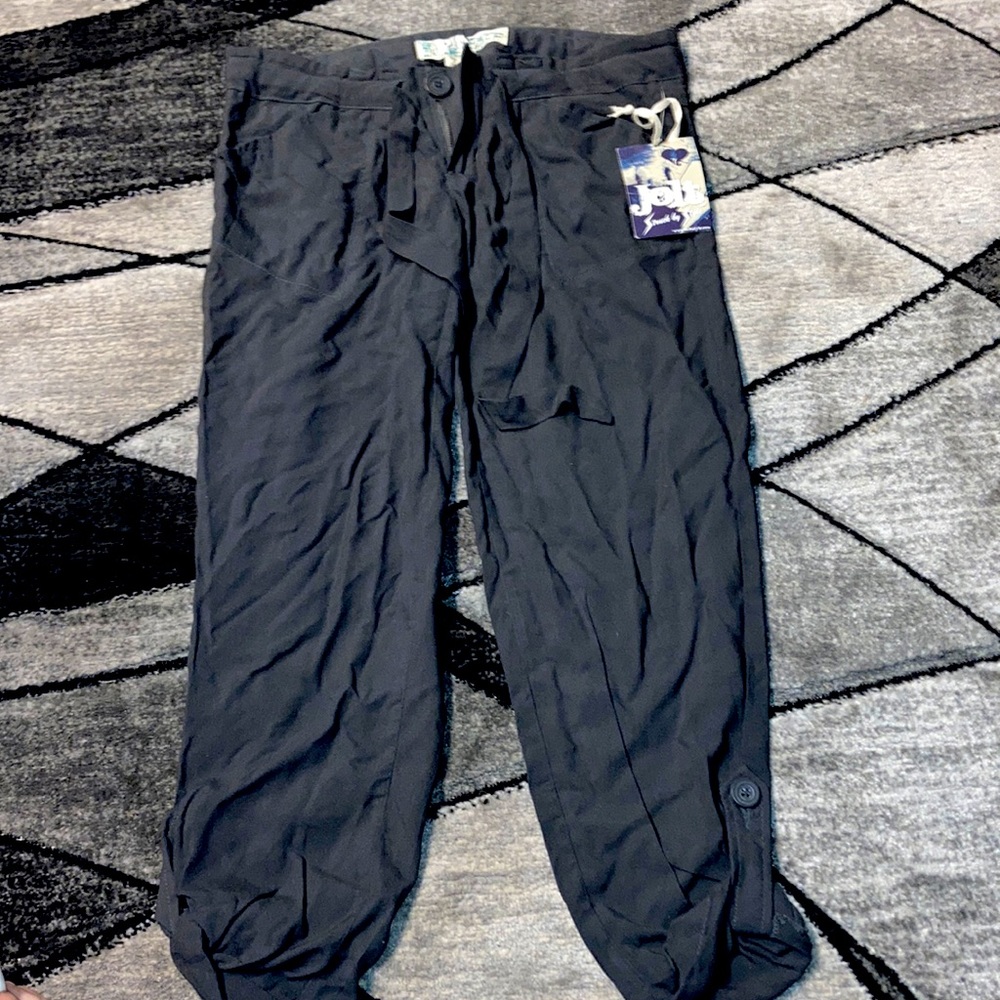 Comfy and cute cargo/work pants.